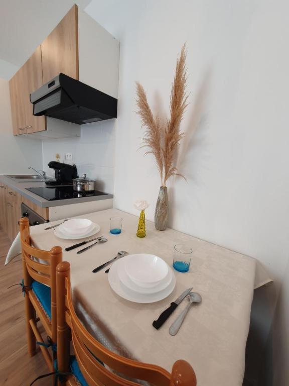 Appart'Hotel, Ikimo 5 Appartements Entiers A Votre Disposition Au Choix น็องซี ภายนอก รูปภาพ